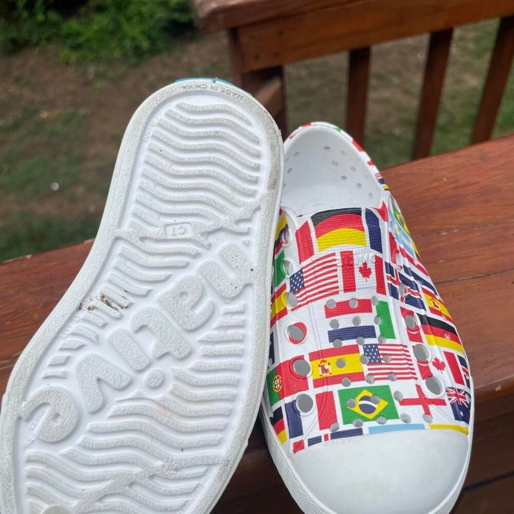 Toddler 7 Native Jefferson International flags water shoes Sandals